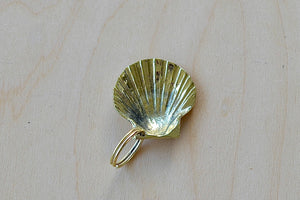 5663 polished brass keyring key holder in seashell by Werkstaette Carl Aubock.