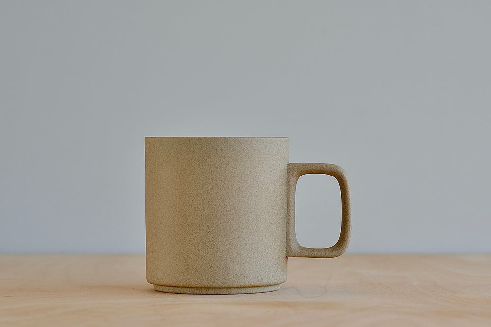 Hasami Medium Mug 20 in Natural porcelain.