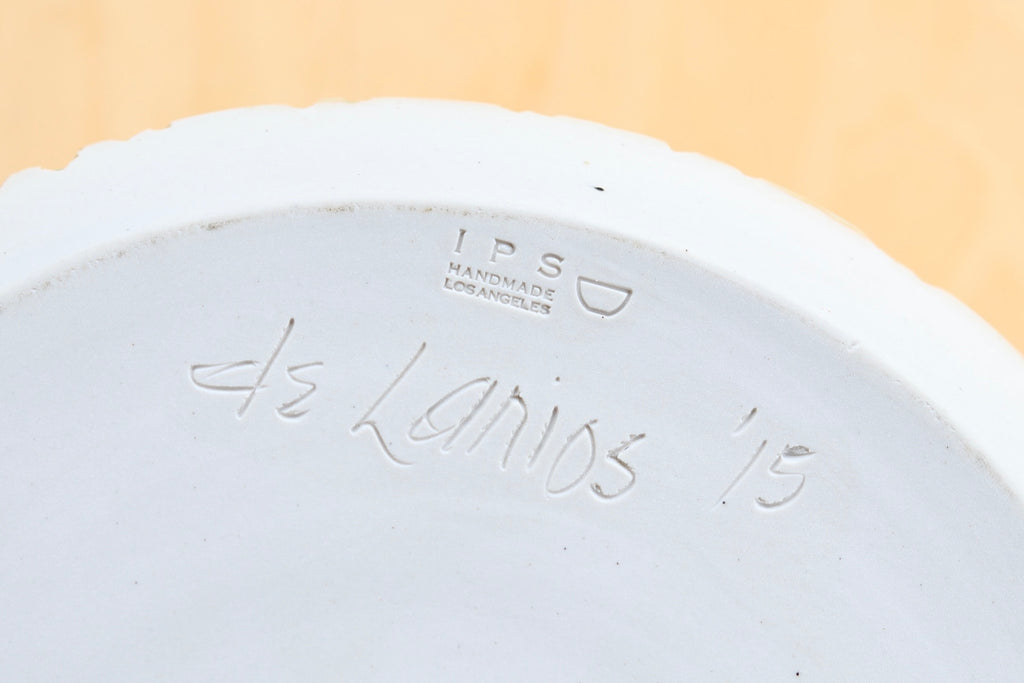 Dora de Larios signature.