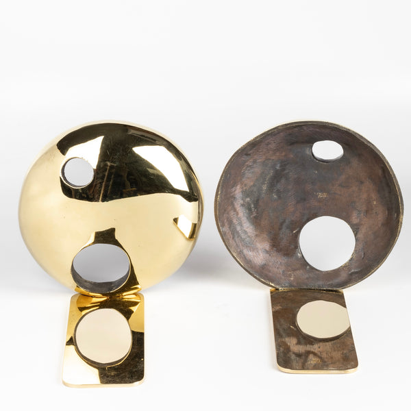 Aubock Bookends 4101 Melies are sculptural bookends in polished and patinated brass with polished base.
Designed by Carl Auböck and handmade in Austria. 
