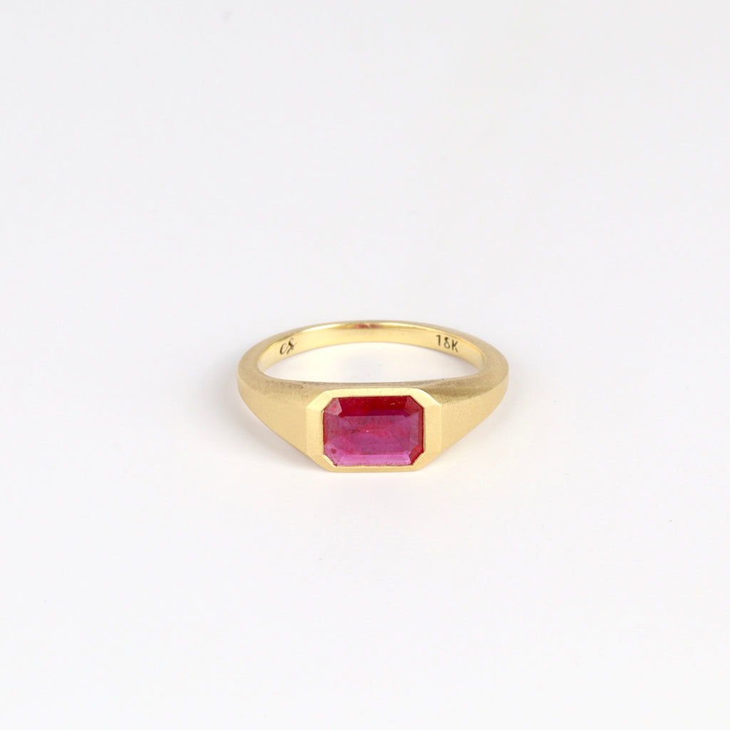 Ruby signet in 18k gold by Elizabeth Street