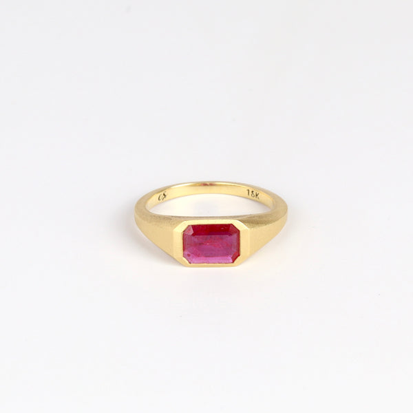 Ruby signet in 18k gold by Elizabeth Street