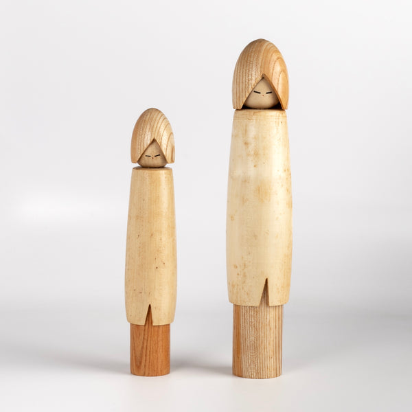 A pair of Sosaku Kokeshi by well known woodworker Shido Shozan (1932-1995), winner of Prime Minister's Prize in 1962. 