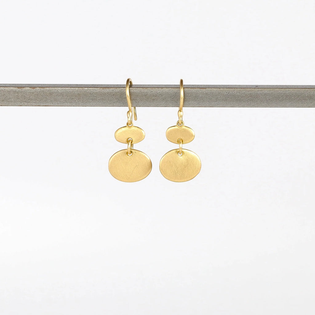 Two tier rain earrings by Marian Maurer in in 18k yellow brushed and polished gold on white background. Best everyday earrings.