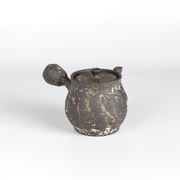 Back of Kyusu teapot B by Muzuri Ware.