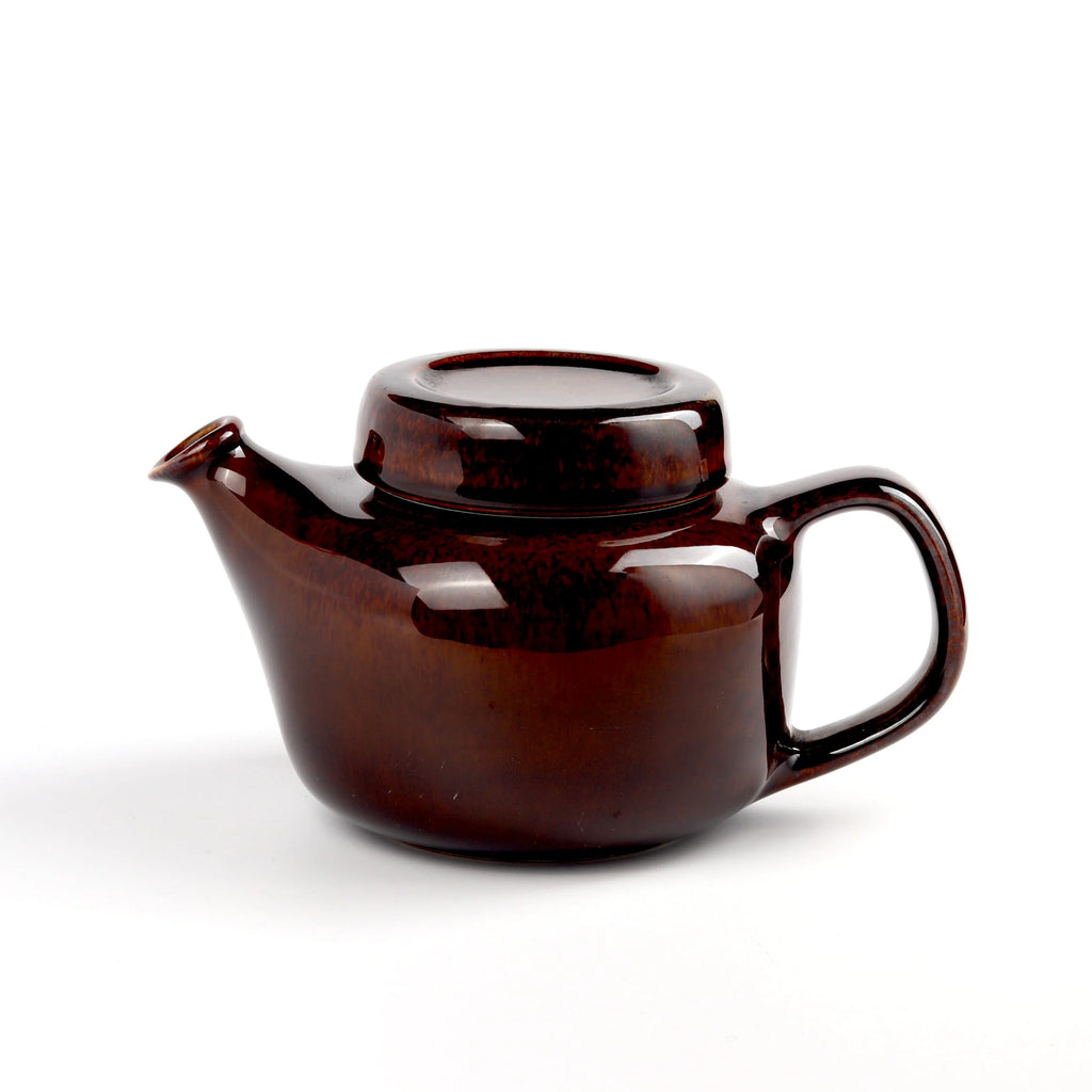 Vintage Arabia Finland "Mahonki" Teapot is a vintage teapot in deep mahogany brown gloss glaze with lid and large infuser in excellent shape.  Designed for Arabia by Ulla Procopé in 1960. Made in Finland. 