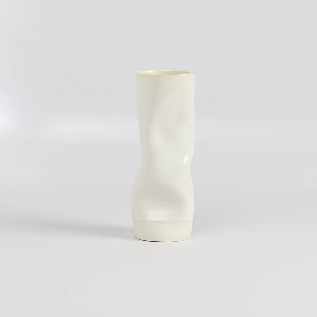 showing one white and distorted medium vase by Yuta Segawa.