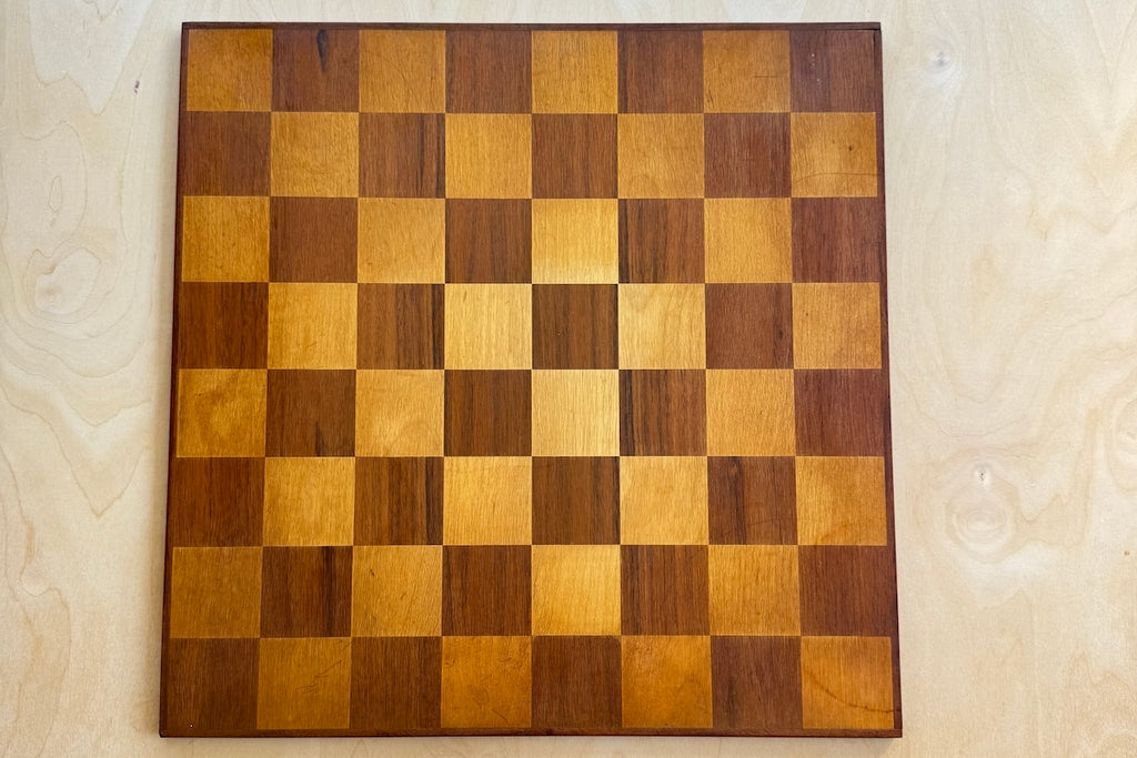 The Vintage Anri chess board front