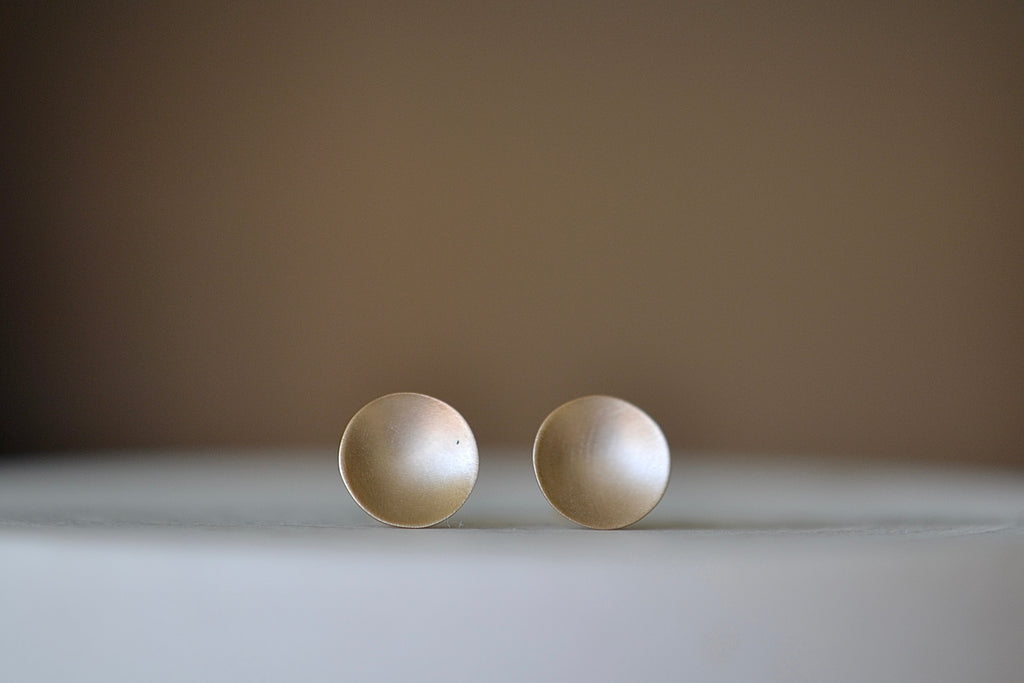 Carla Caruso 14k yellow gold matte satin Polka Dot Stud Studs Earrings in large.