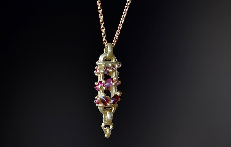 Vertical Fontaine Bar Necklace in Plum Blossom