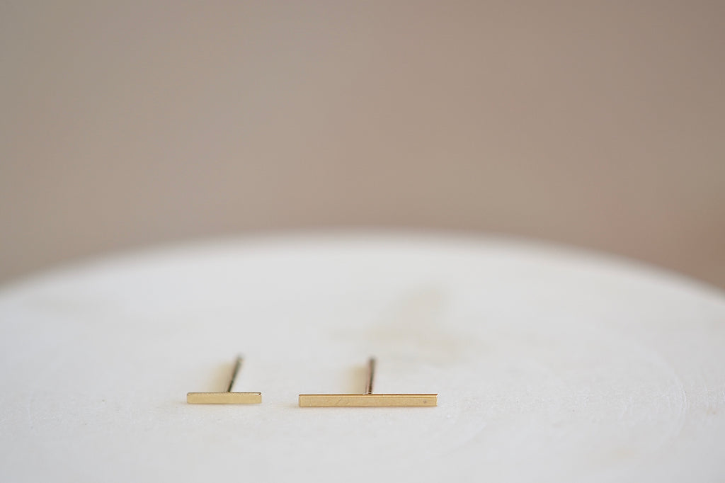 Kathleen Whitaker Staple Earring Bar 14k yellow gold  stud