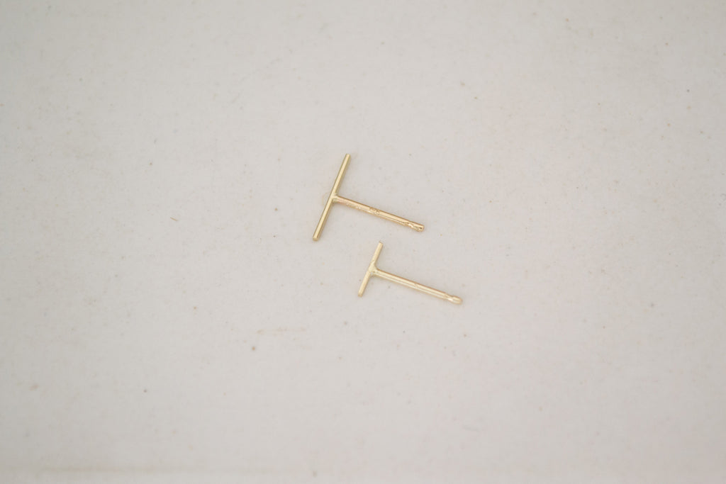Kathleen Whitaker Staple Earring Bar 14k yellow gold stud| OK